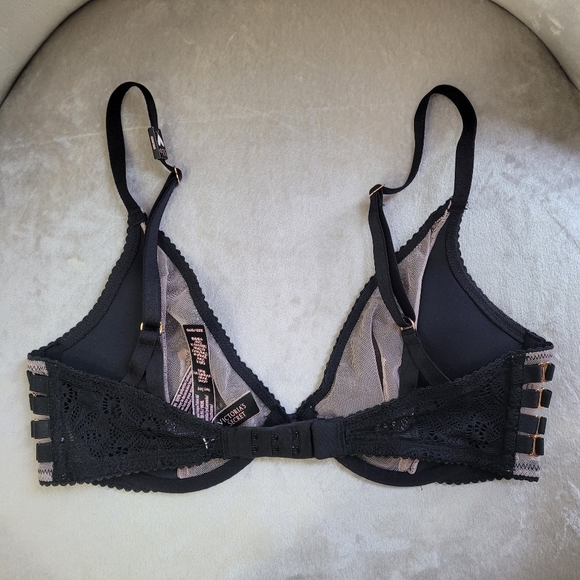 🍒NWOT🍒 VS VERY SEXY UNLINED PLUNGE BRA 32D - Picture 4 of 6